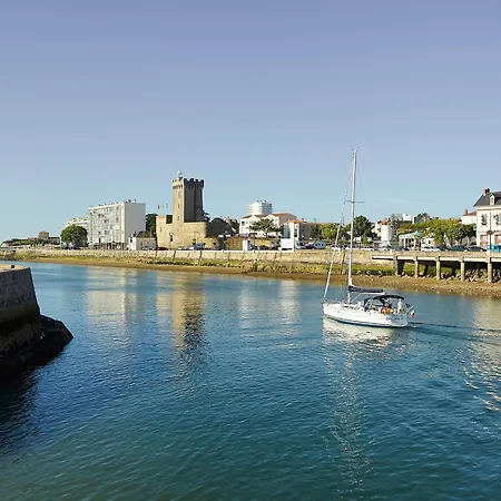 Rénové Sur Le Port Avec Terrasse Et Parking Privatifs, Animaux Acceptés - Fr-1-92-778 *
